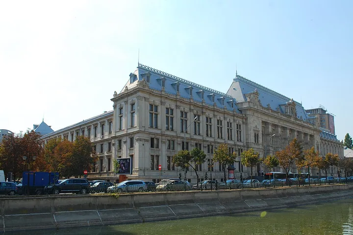 Palatul Justiției din București, 2011. Fotografie ilustrativă de arhivă; nu reprezintă Judecătoria Răcari.